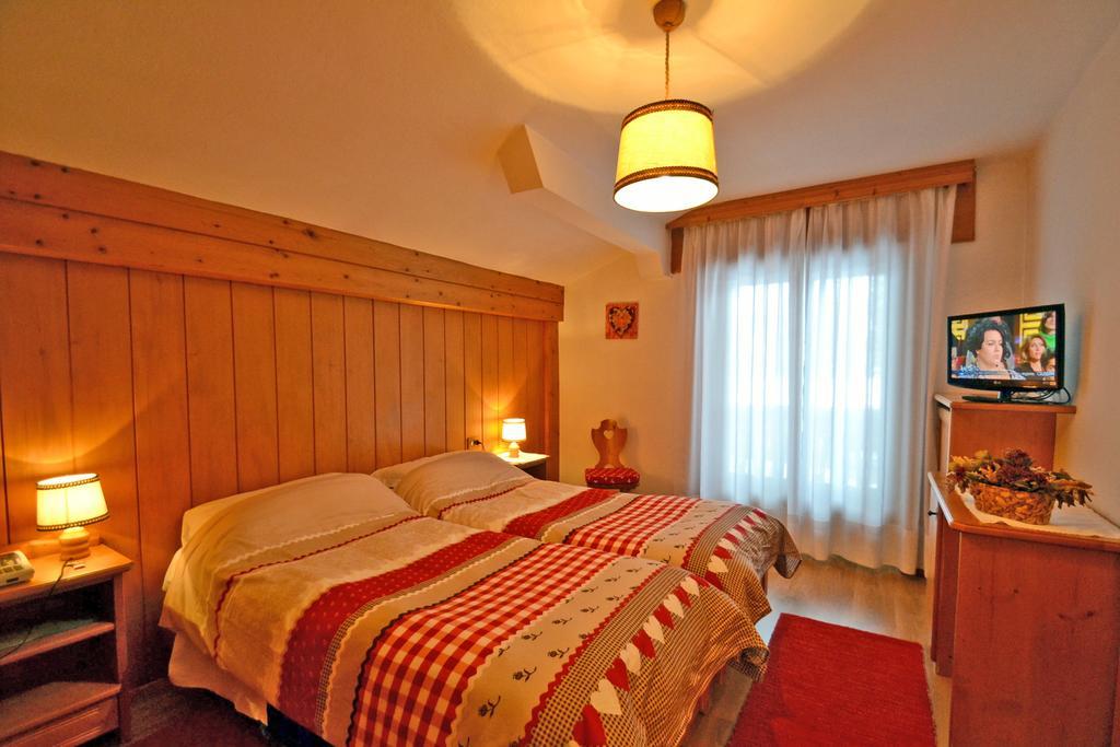 Hotel Villa Nevada Кортина д'Ампецо Стая снимка