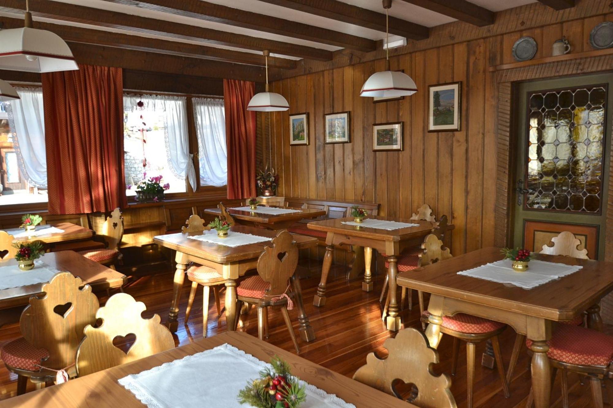 Hotel Villa Nevada Кортина д'Ампецо Екстериор снимка