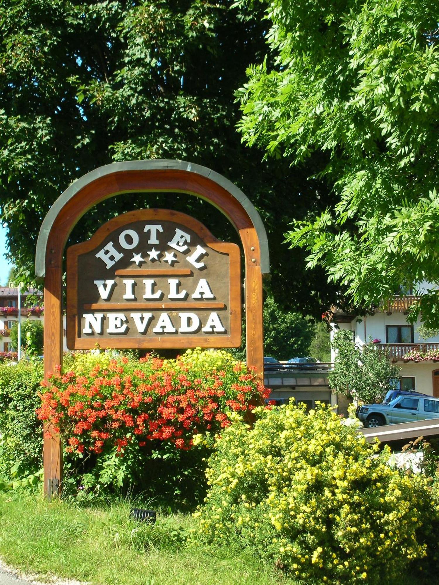 Hotel Villa Nevada Кортина д'Ампецо Екстериор снимка