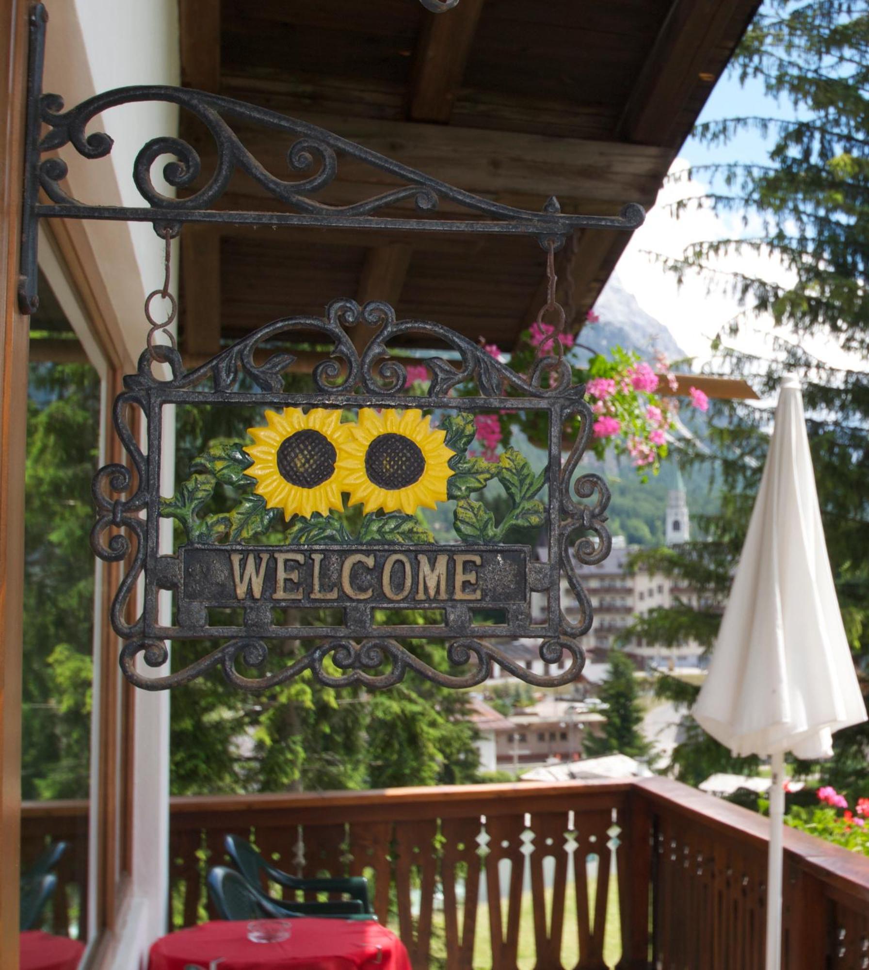 Hotel Villa Nevada Кортина д'Ампецо Екстериор снимка