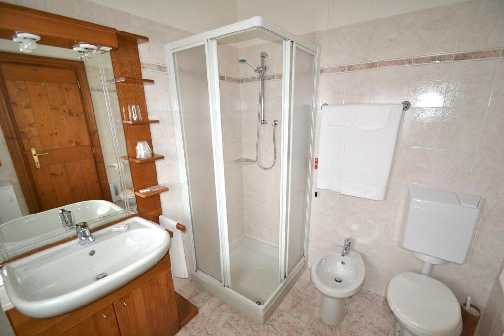 Hotel Villa Nevada Кортина д'Ампецо Стая снимка