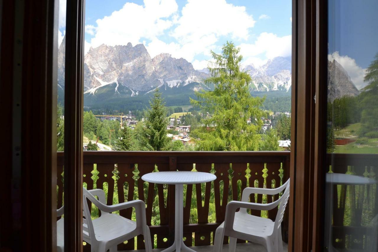 Hotel Villa Nevada Кортина д'Ампецо Екстериор снимка